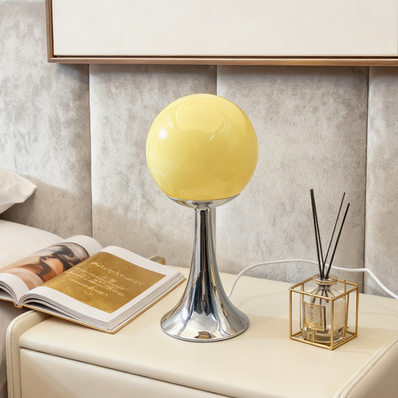 Retro Globe Lamp USB warm white - desk setting