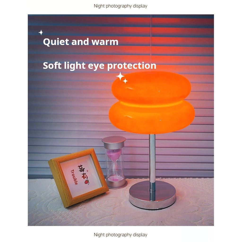 USB table lamp two variants - creamy yellow and white comparison